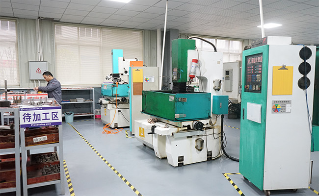 Hunan Meicheng Ceramic Technology Co., Ltd. factory production line